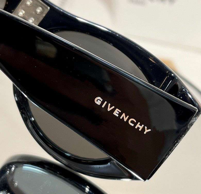 Picture of Givenchy Sunglasses _SKUfw44650253fw